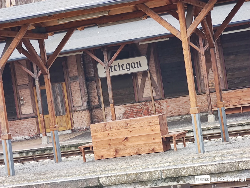 Filmowcy urządzili sobie plan zdjęciowy na stacji kolejowej [FOTO] 